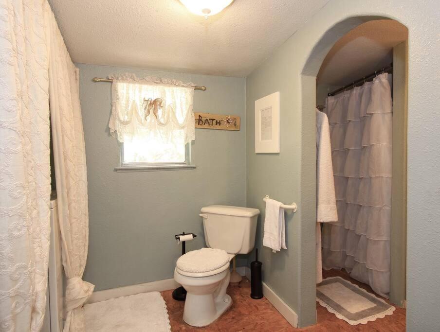 Cottage With Hot Tub And Pool Bandera, Tx. Экстерьер фото
