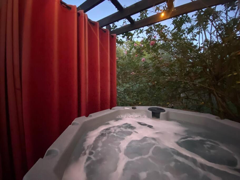 Cottage With Hot Tub And Pool Bandera, Tx. Экстерьер фото