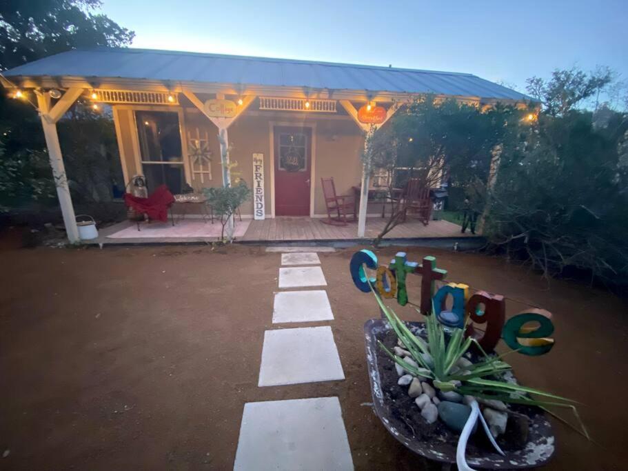 Cottage With Hot Tub And Pool Bandera, Tx. Экстерьер фото